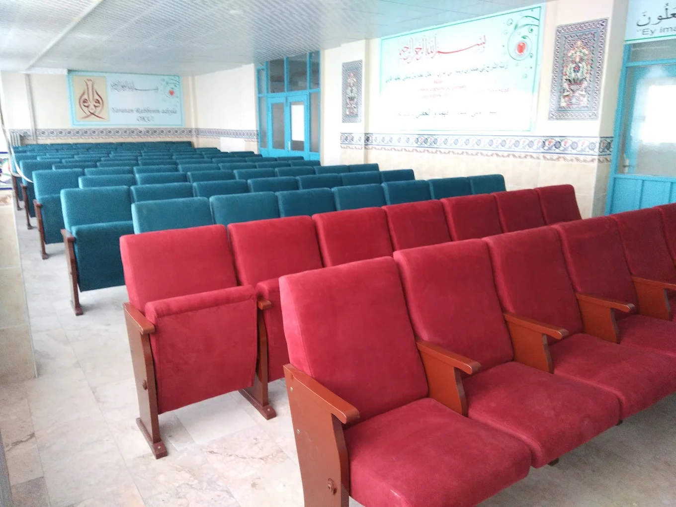 Kütahya lise konferans salonu koltuk döşeme restorasyonu